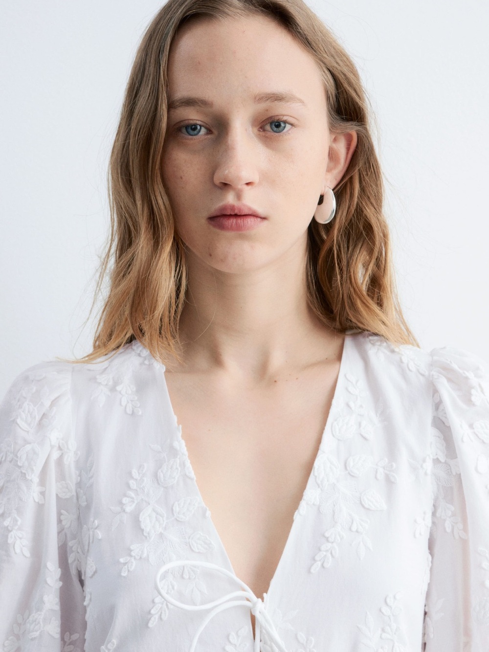 & Other Stories Paris Atelier White Embroidered Tie Front Mini Floral Appliqué 4 - Picture 5 of 16